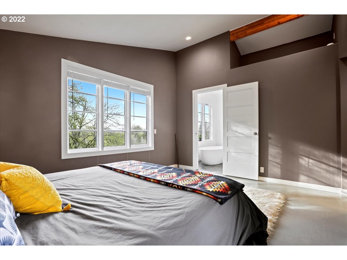 10316 Northwest Thompson Road Portland, OR 97229 - Photo 18 of 32 Gallery Image 18