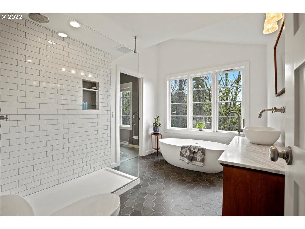 10316 Northwest Thompson Road Portland, OR 97229 - Photo 20 of 32 Gallery Image 20