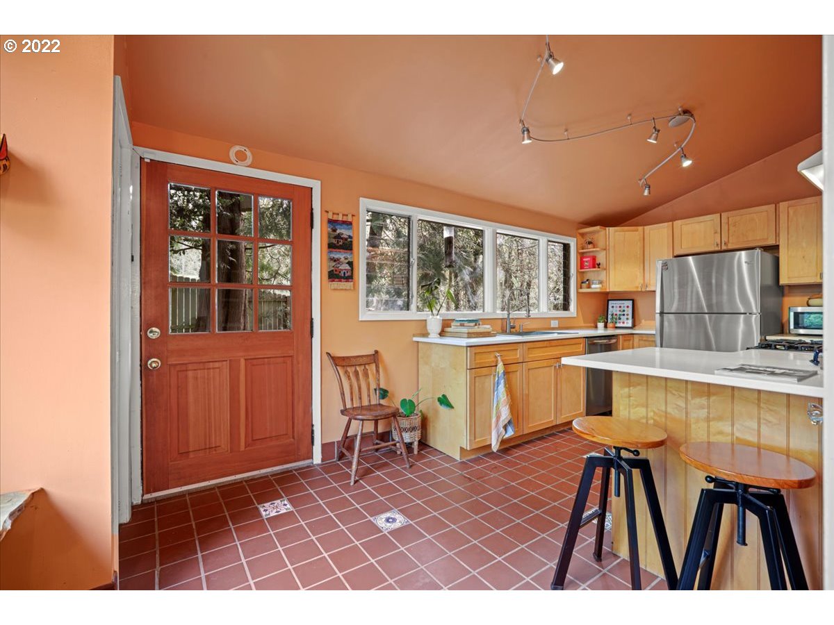 10316 Northwest Thompson Road Portland, OR 97229 - Photo 9 of 32 Gallery Image 9