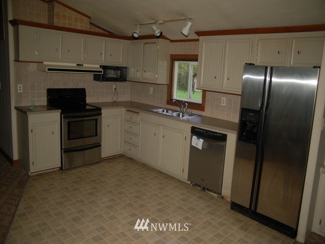 8125 Carl Road Everson, WA 98247 - Photo 7 of 22