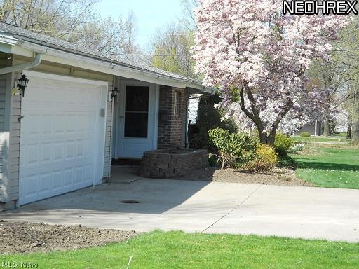 1740 Overbrook Road Lyndhurst, OH 44124 - Photo 12 of 19