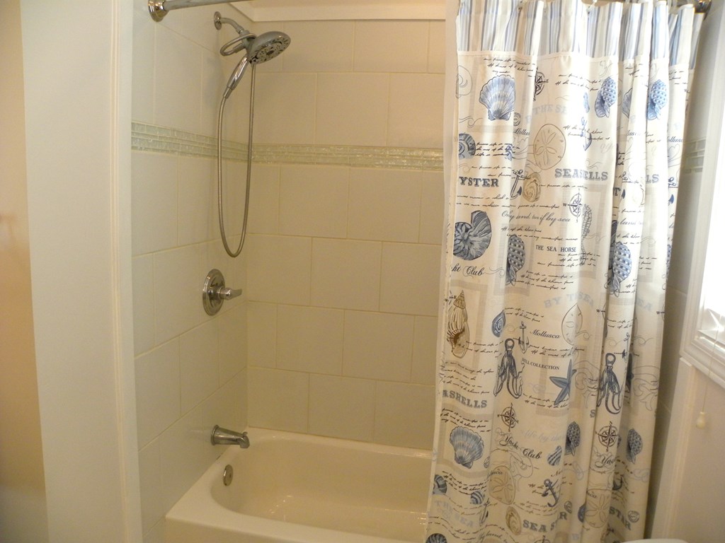 88 Morningview Place Blue Ridge, GA 30513 - Photo 26 of 41 a bathroom with a shower and a bath tub