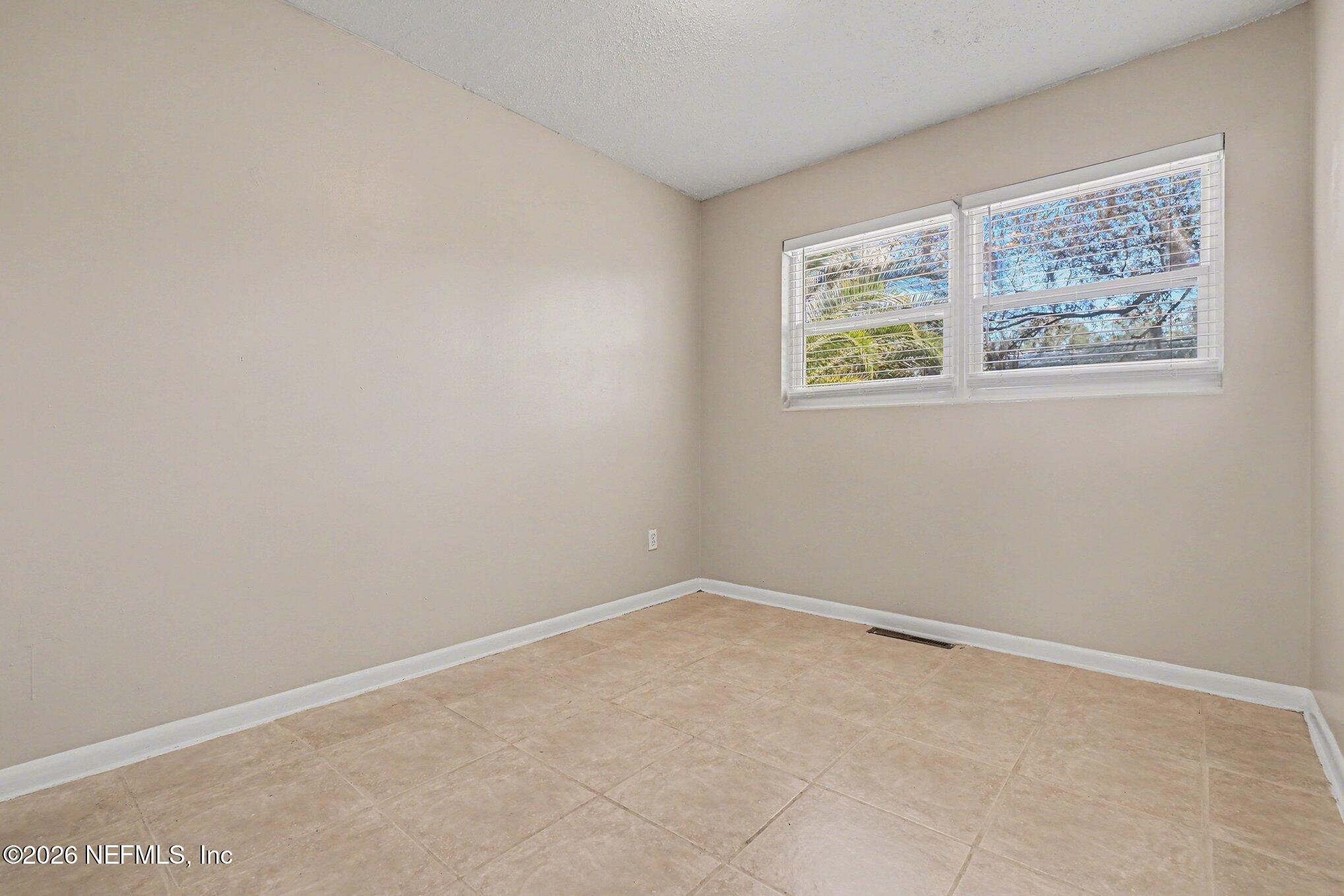 8509 Laurens Road Jacksonville, FL 32208 - Photo 11 of 15 011_file_4579