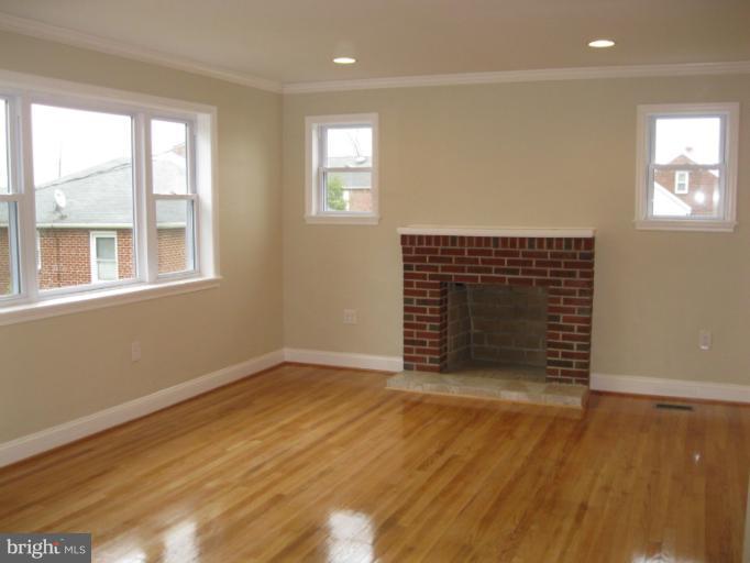 1608 Rosedale Heights Avenue Rosedale, MD 21237 - Photo 3 of 25 Family Room