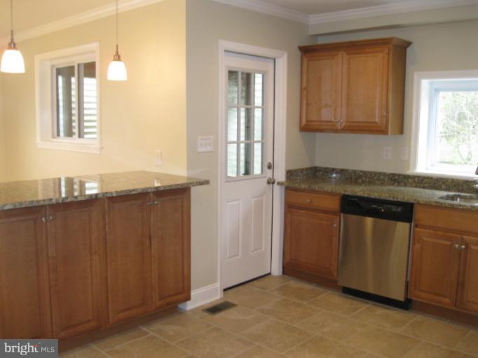 1608 Rosedale Heights Avenue Rosedale, MD 21237 - Photo 10 of 25 Kitchen