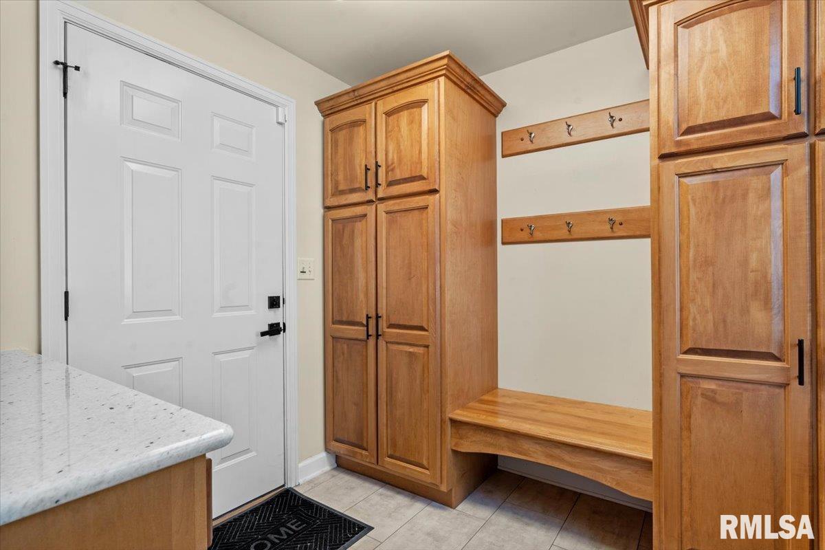 1709 Outer Park Drive Springfield, IL 62704 - Photo 47 of 66