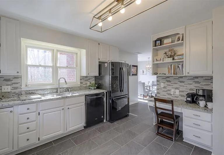 555 Greenland Road Northeast Sandy Springs, GA 30342 - Photo 7 of 47