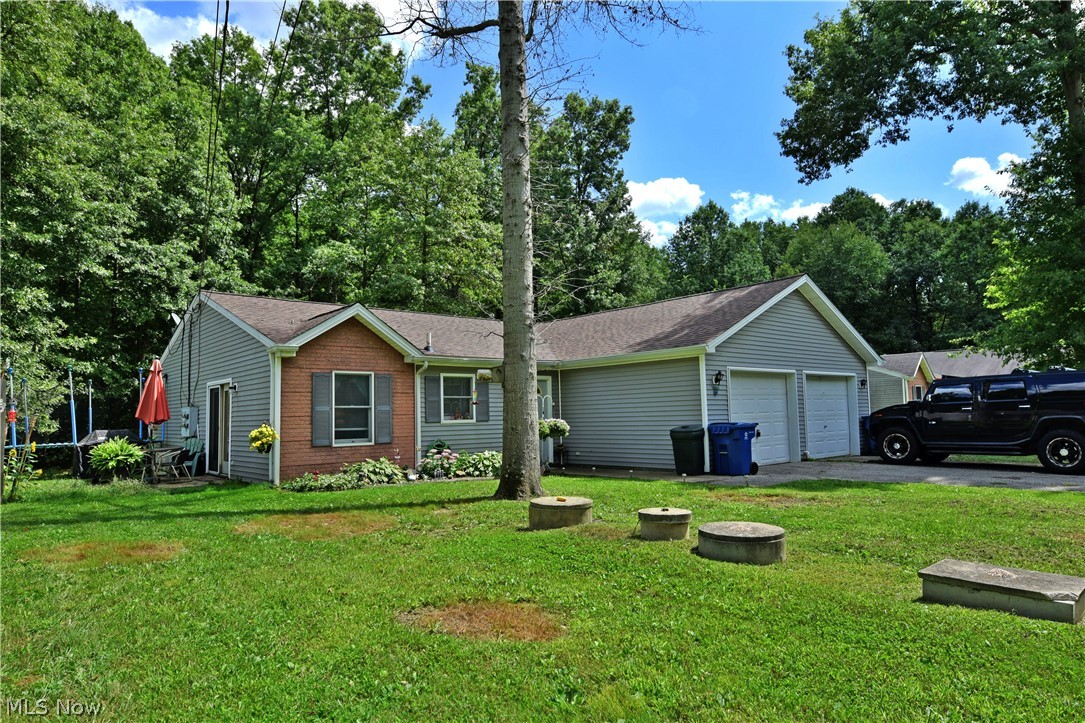 5536 Shaffer Road Northwest, Unit AB Warren, OH 44481 - Photo 3 of 35 Gallery Image 3