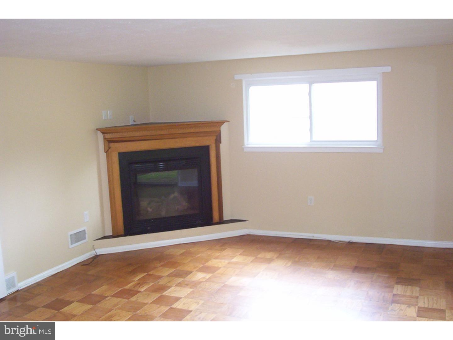 1306 Tulane Road Wilmington, DE 19803 - Photo 7 of 17 Living Room