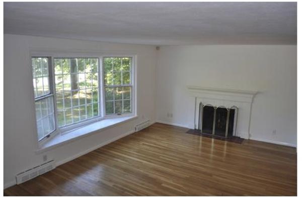 5 Willow Road Sudbury, MA 01776 - Photo 2 of 7