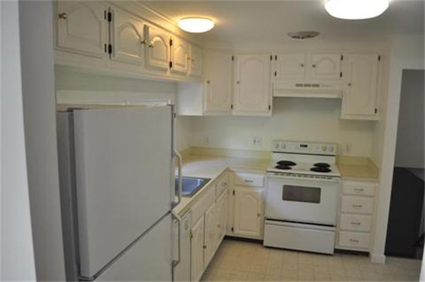 5 Willow Road Sudbury, MA 01776 - Photo 3 of 7