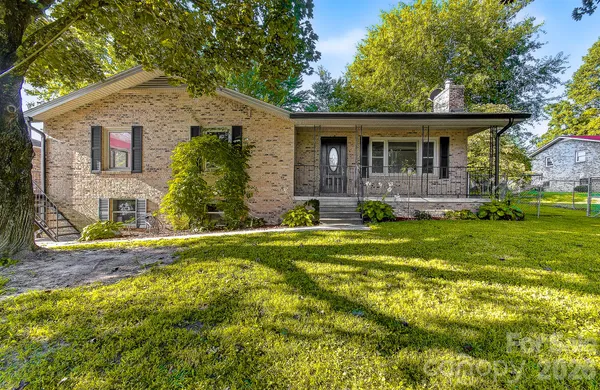 $415,000 | 1371 Jackson Loop Road, Flat Rock, NC 28731