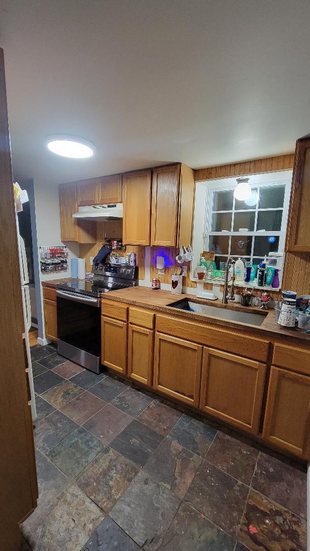 3 Brompton Street Sanford, ME 04073 - Photo 10 of 22 Kitchen Side