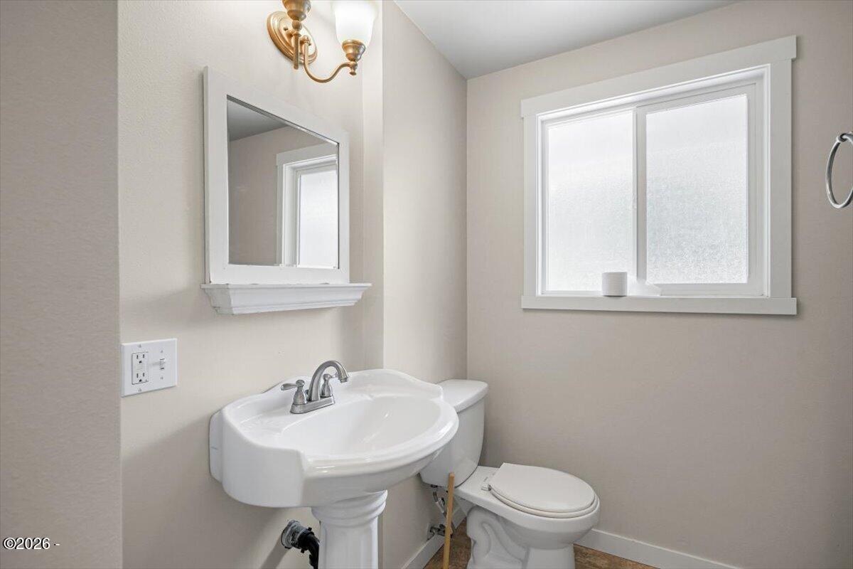 2220 Southeast Ammon Road Toledo, OR 97391 - Photo 31 of 45 Gallery Image 31