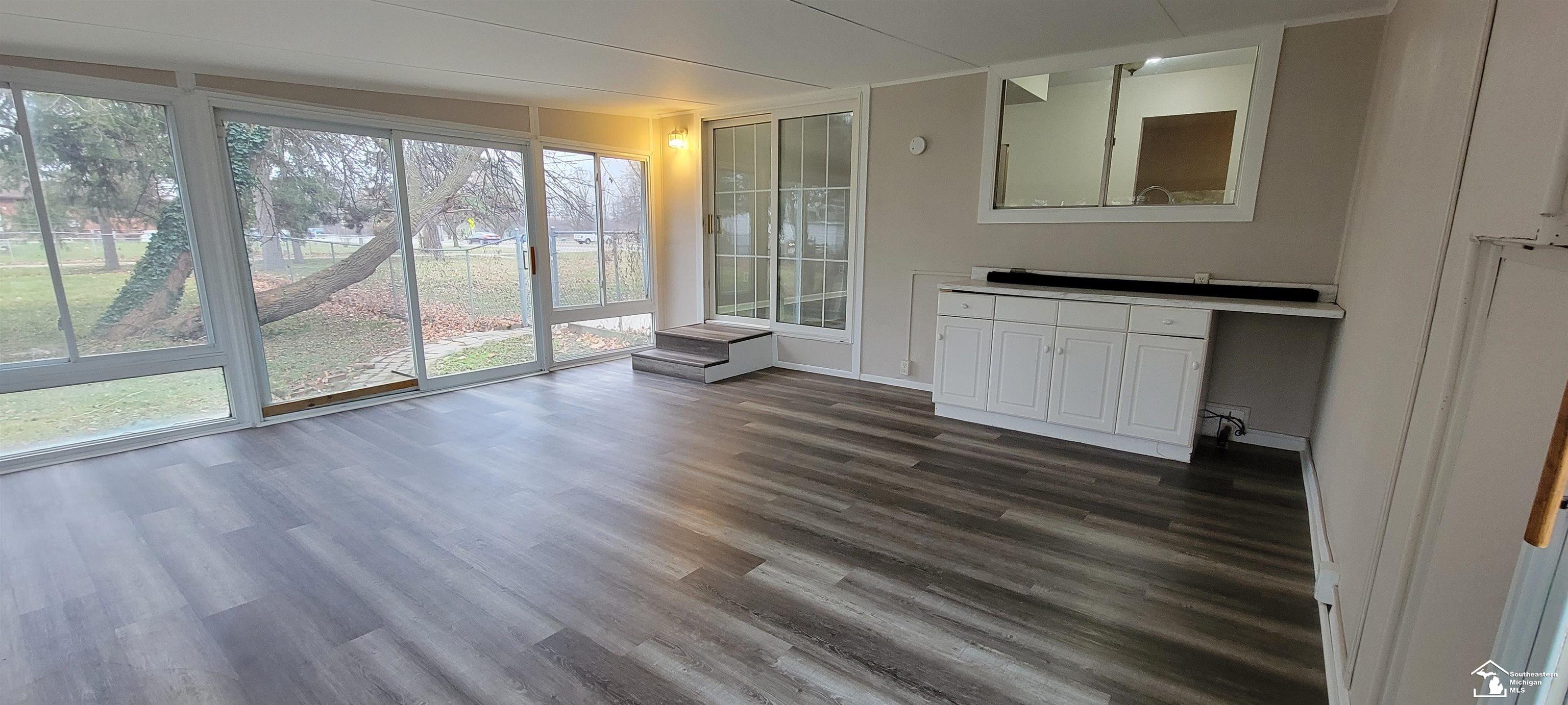 1760 North Custer Road Monroe, MI 48162 - Photo 5 of 14 Gallery Image 5