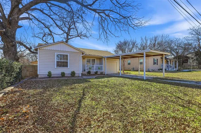 $300,000 | 216 4th Street, Joshua, TX 76058