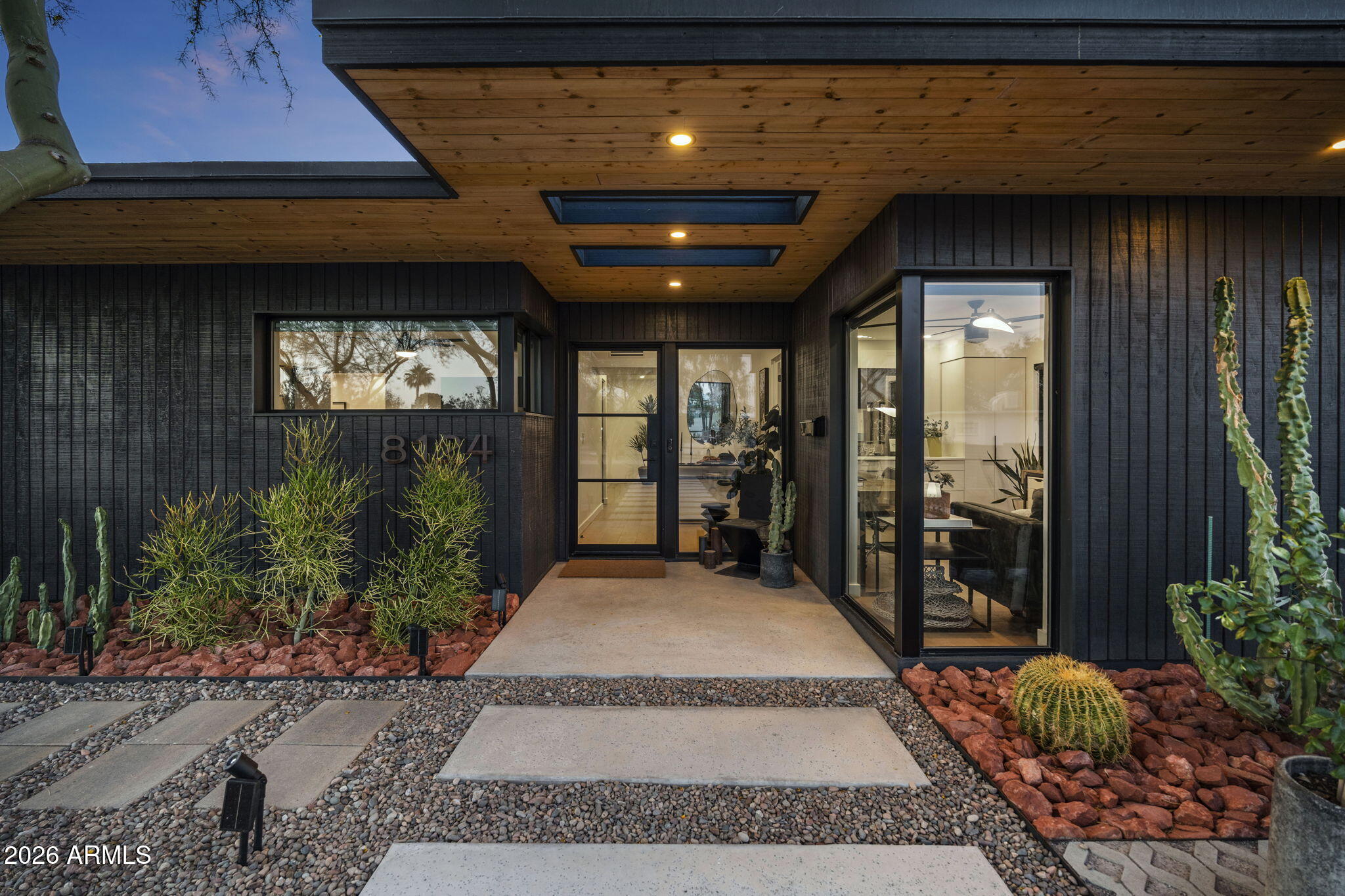 8124 East Granada Road Scottsdale, AZ 85257 - Photo 8 of 62 Iconic Corner Windows