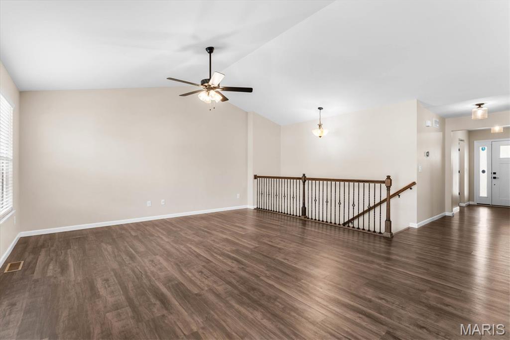 1433 Victoria Square Court O'Fallon, IL 62269 - Photo 4 of 42