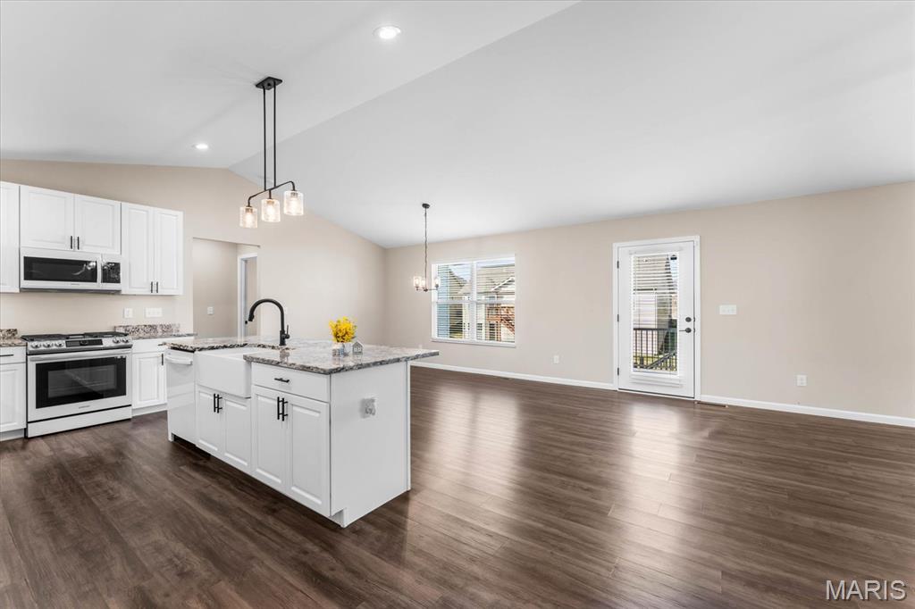 1433 Victoria Square Court O'Fallon, IL 62269 - Photo 6 of 42