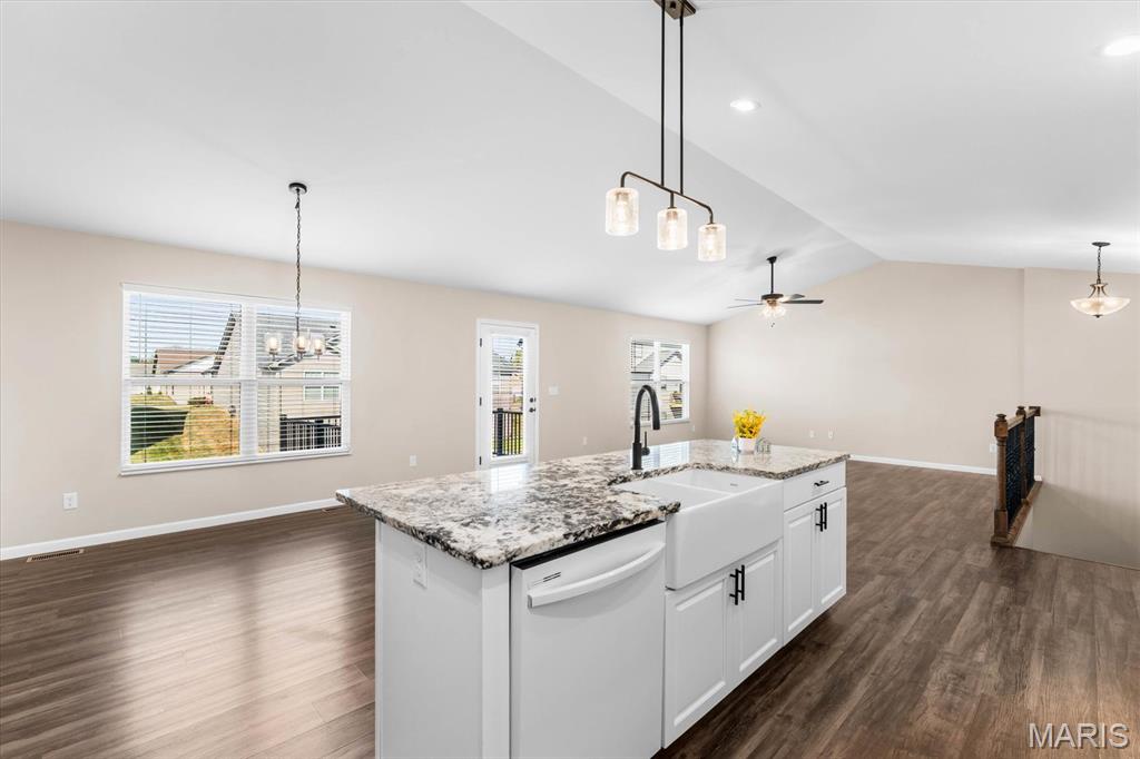 1433 Victoria Square Court O'Fallon, IL 62269 - Photo 9 of 42