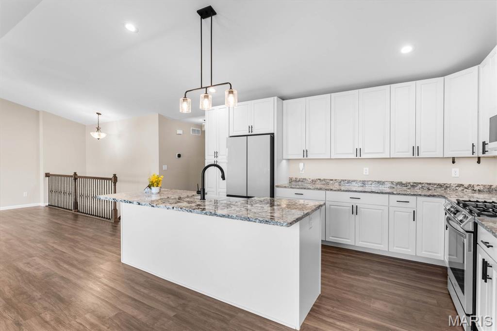 1433 Victoria Square Court O'Fallon, IL 62269 - Photo 10 of 42