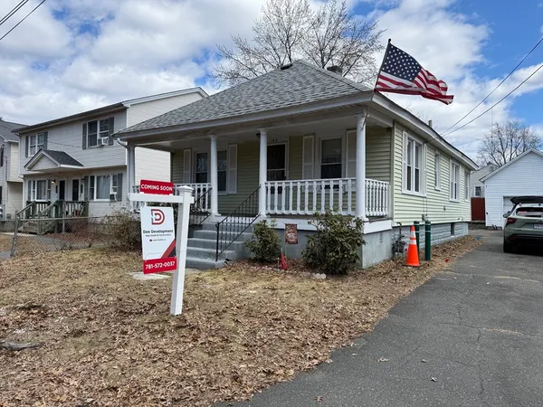 $220,000 | 145 Moxon Street, Springfield, MA 01151
