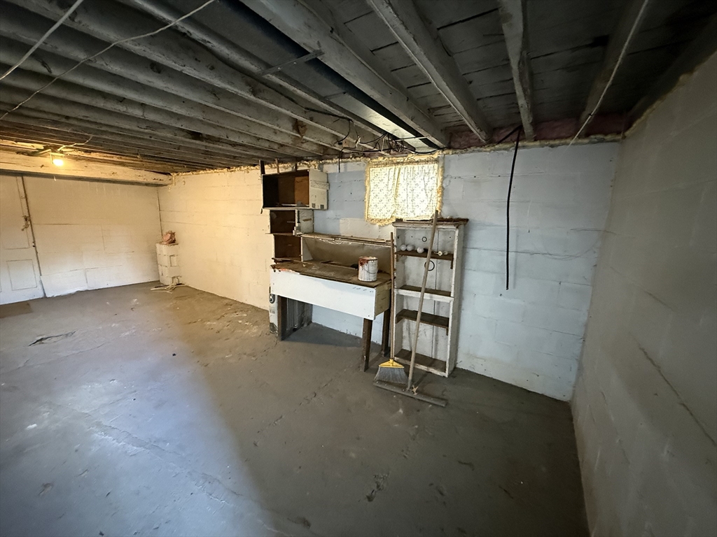 145 Moxon Street Springfield, MA 01151 - Photo 26 of 28