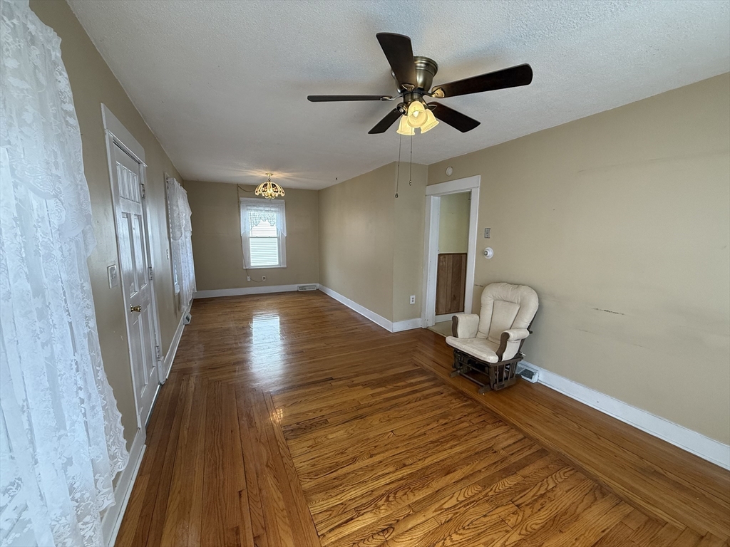 145 Moxon Street Springfield, MA 01151 - Photo 7 of 28