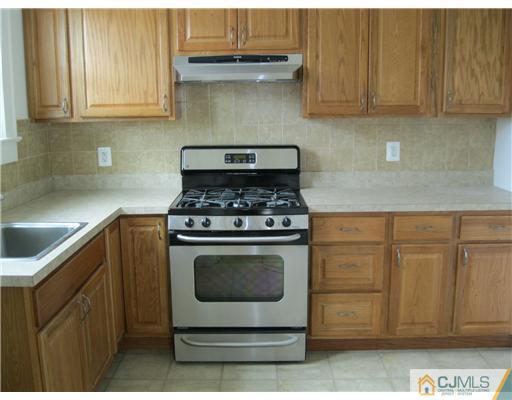 76 Spring Street Woodbridge, NJ 07095 - Photo 2 of 11 Gallery Image 2