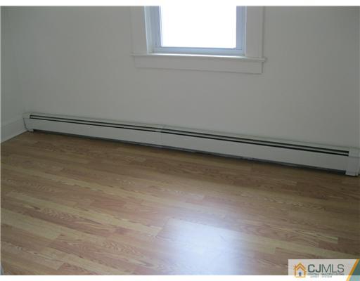 76 Spring Street Woodbridge, NJ 07095 - Photo 5 of 11 Gallery Image 5