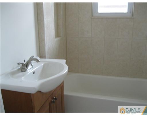 76 Spring Street Woodbridge, NJ 07095 - Photo 6 of 11 Gallery Image 6