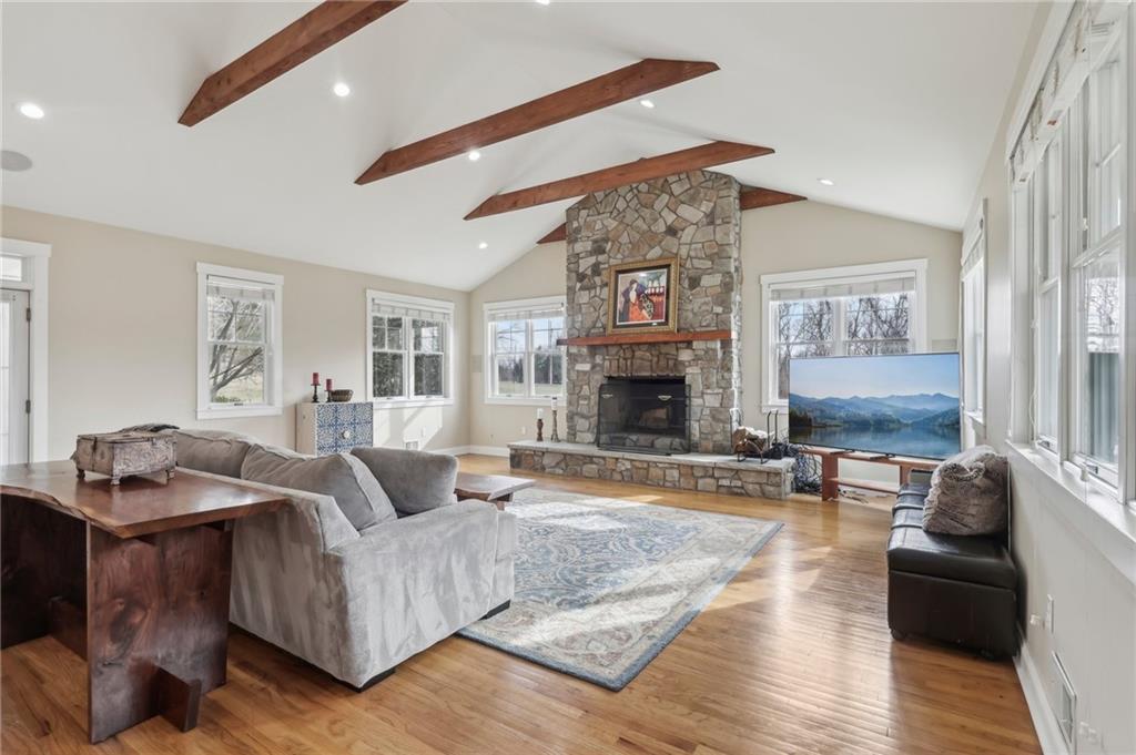 964 Thorn Run Road Coraopolis, PA 15108 - Photo 3 of 46