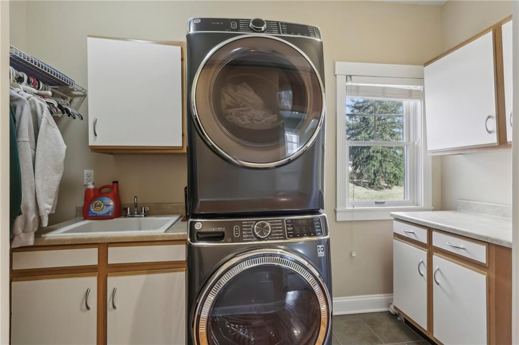 964 Thorn Run Road Coraopolis, PA 15108 - Photo 36 of 46