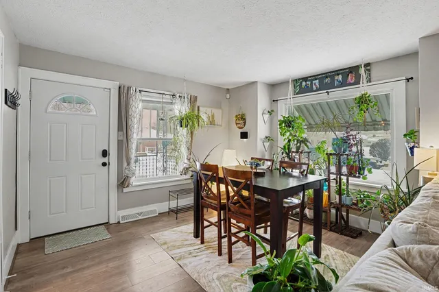 $179,900 | 519 West 10th Street, Mishawaka, IN 46544