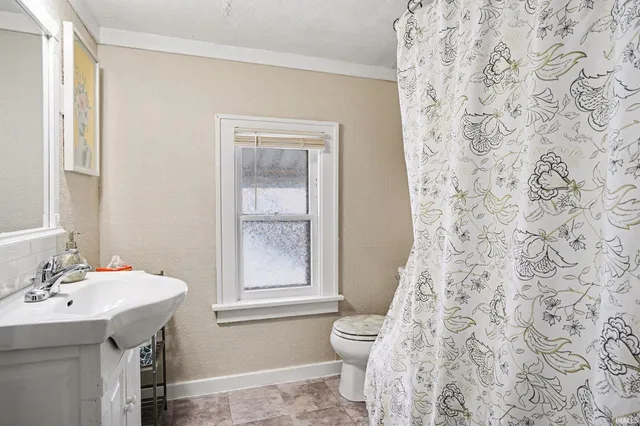 $179,900 | 519 West 10th Street, Mishawaka, IN 46544