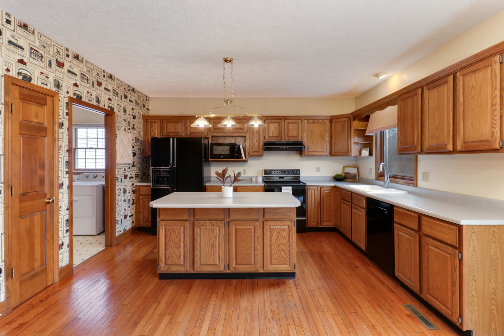 2810 Huntington Road Bloomington, IL 61704 - Photo 11 of 51 Gallery Image 11