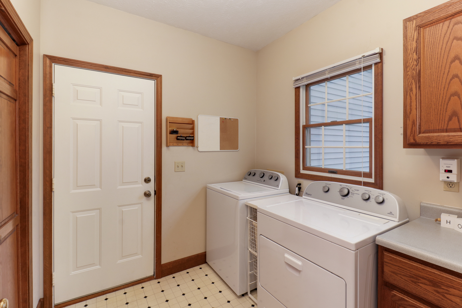 2810 Huntington Road Bloomington, IL 61704 - Photo 15 of 51 Gallery Image 15