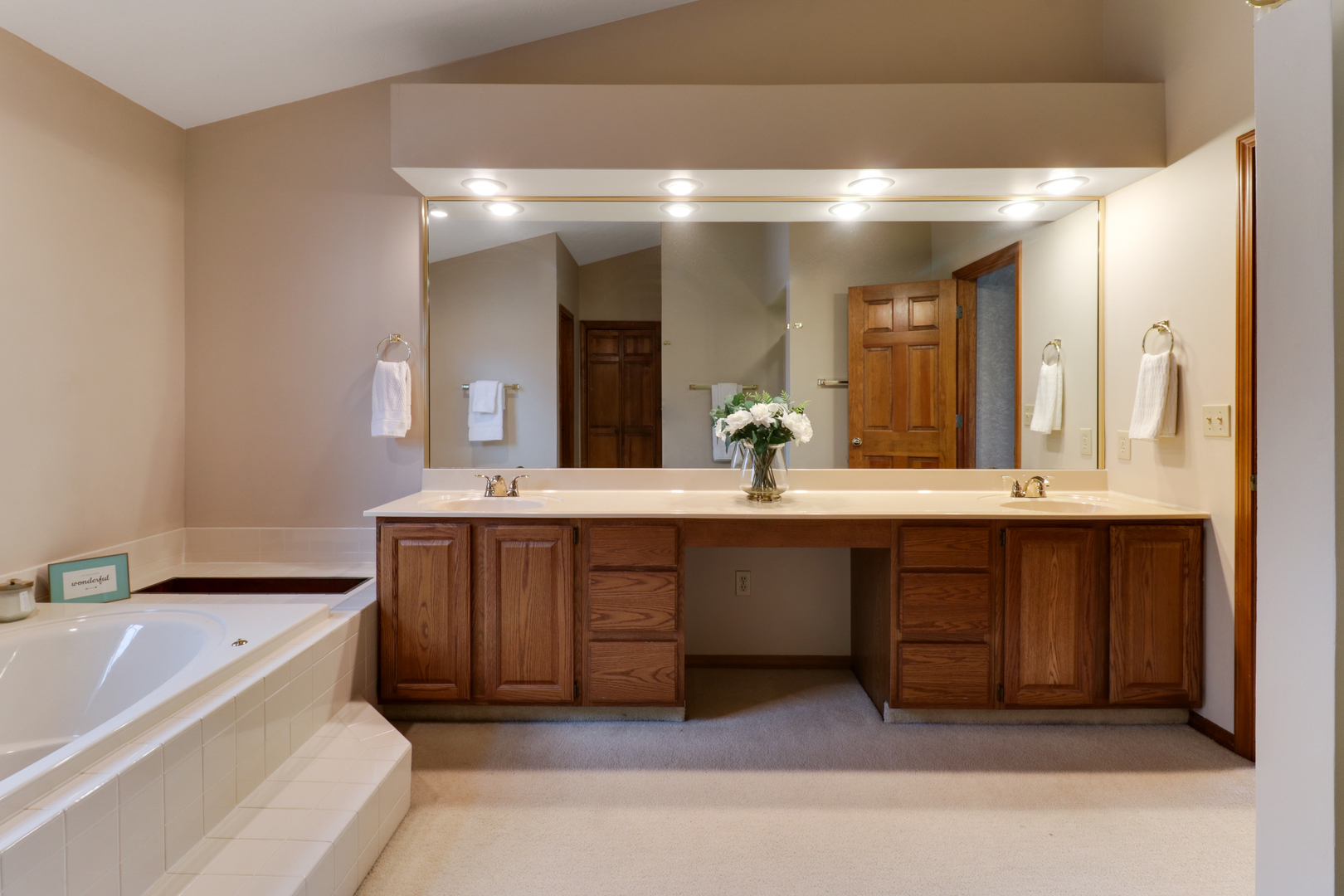 2810 Huntington Road Bloomington, IL 61704 - Photo 25 of 51 Gallery Image 25