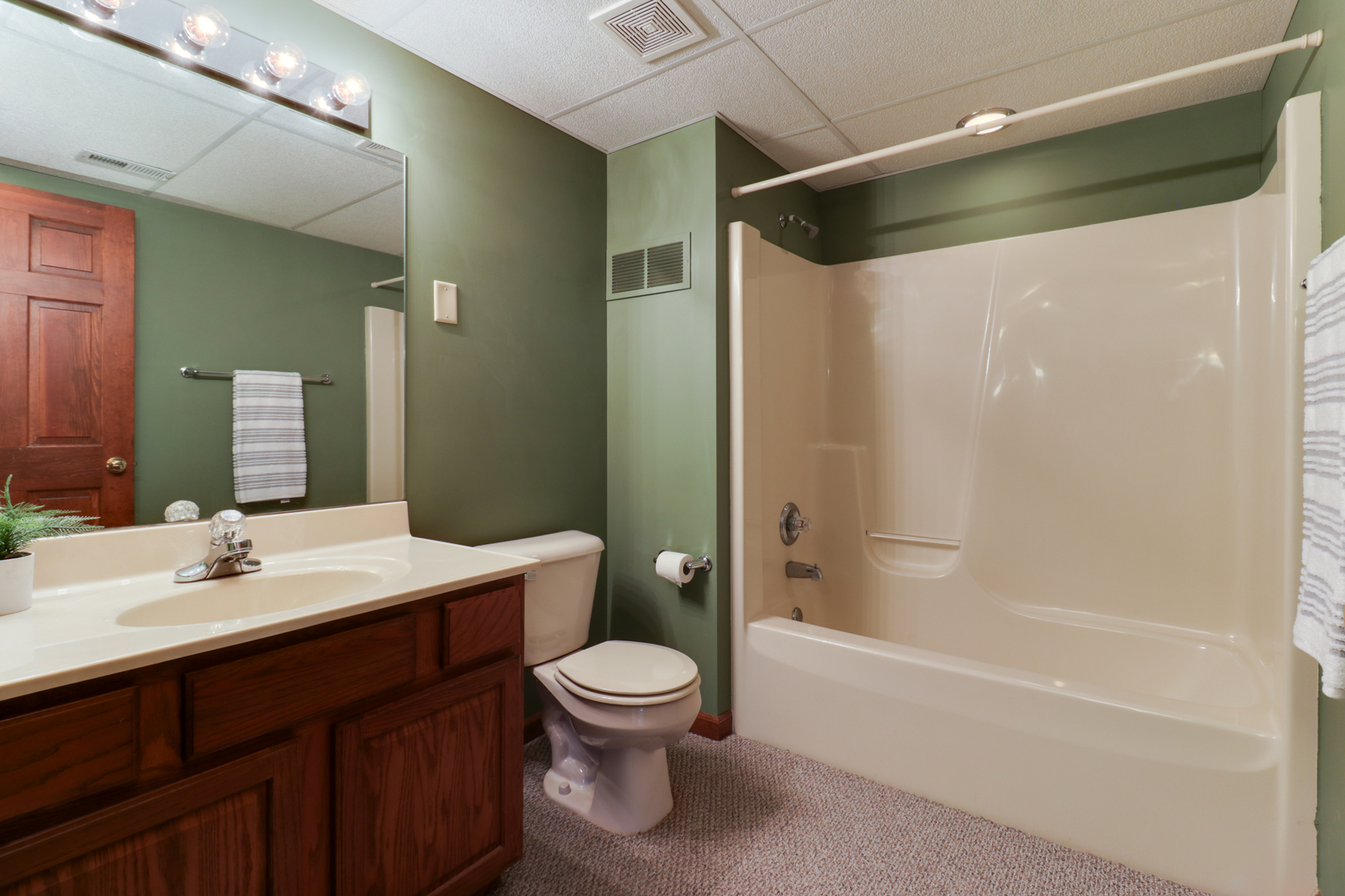 2810 Huntington Road Bloomington, IL 61704 - Photo 41 of 51 Gallery Image 41