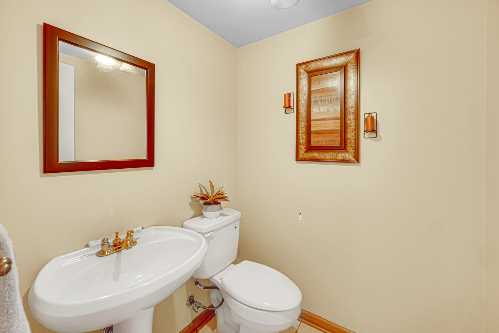 907 Waukegan Road, Unit B Deerfield, IL 60015 - Photo 8 of 25 Gallery Image 8