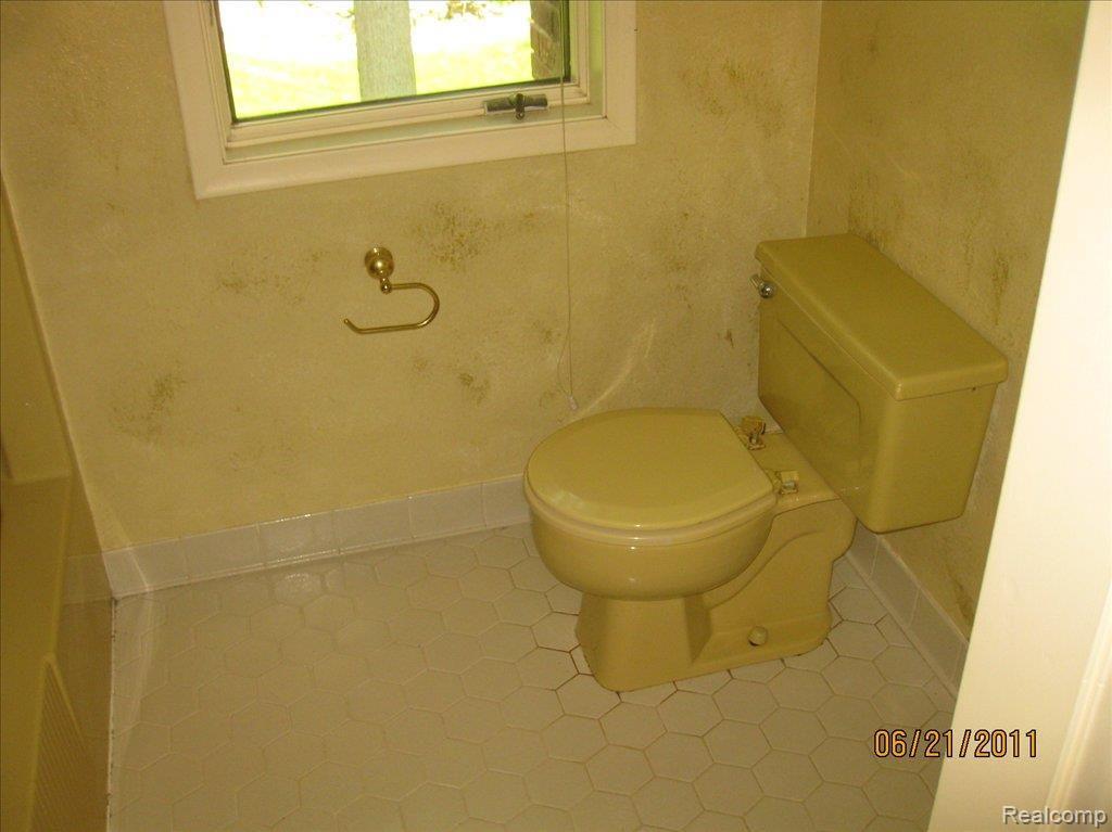 8849 Bridge Road Grosse Ile, MI 48138 - Photo 23 of 25 IMG_5312.JPG