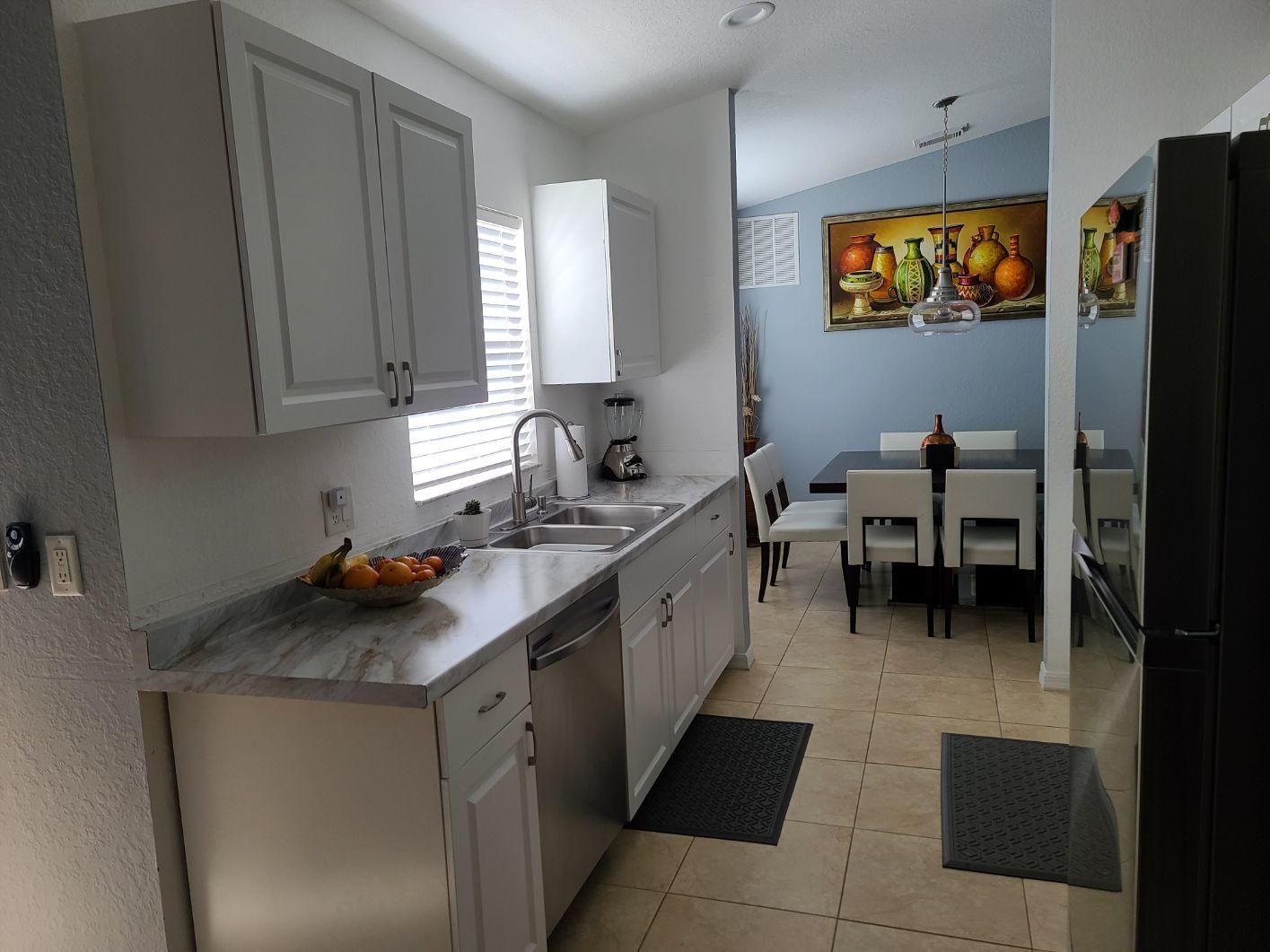 933 Southwest McCall Road Port St. Lucie, FL 34953 - Photo 2 of 16 933 kitchen image
