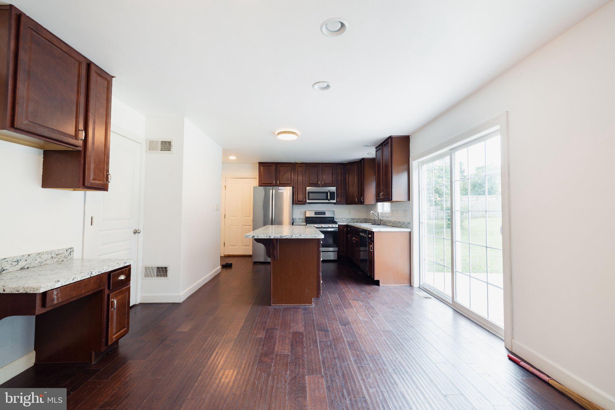 25 Killinger Road Etters, PA 17319 - Photo 5 of 25 Modern kitchen with natural light.