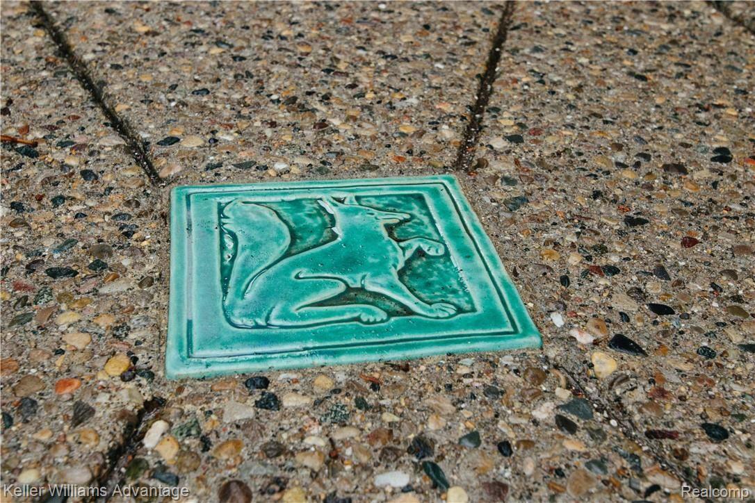 327 Southfield Road Birmingham, MI 48009 - Photo 4 of 18 372 Southfield Pewabic Tiles.jpg