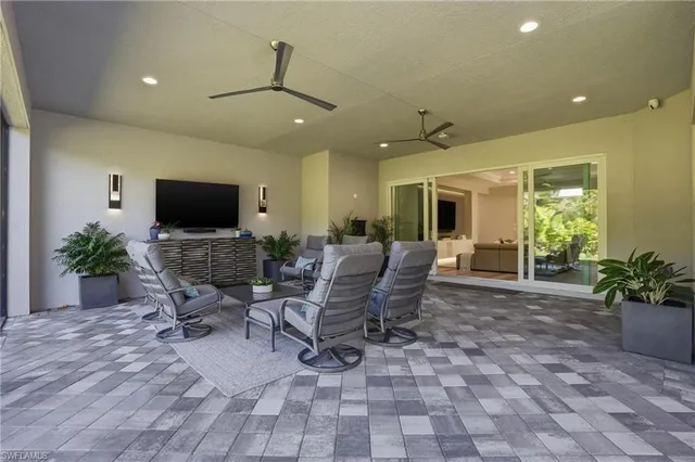 $1,850,000 | 12021 Azalea Way, Naples, FL 34120