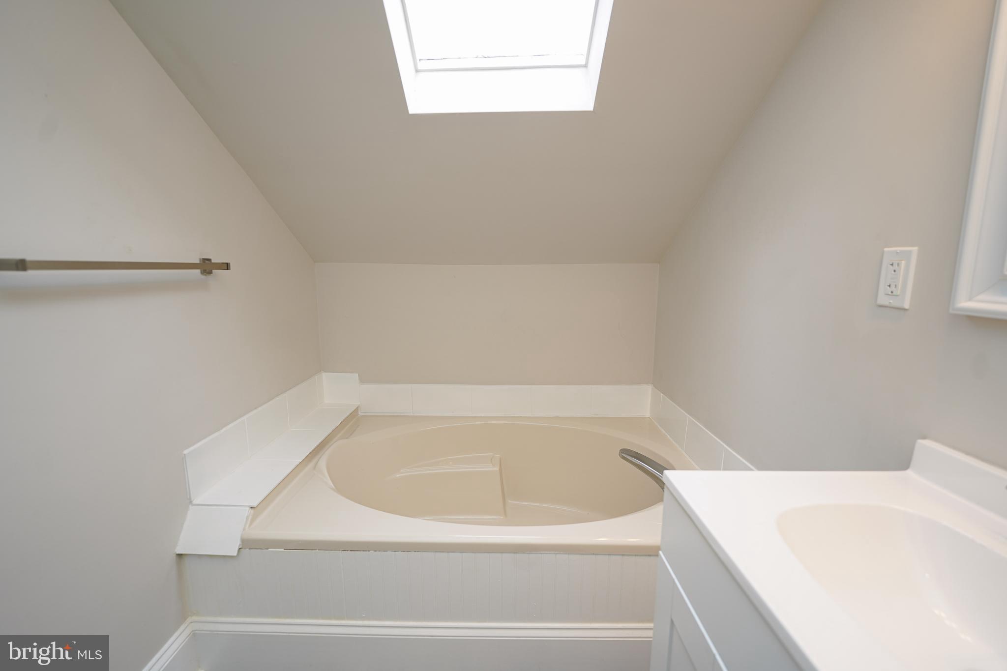215 Pine Bluff Road Salisbury, MD 21801 - Photo 62 of 75 a bathroom with a bathtub