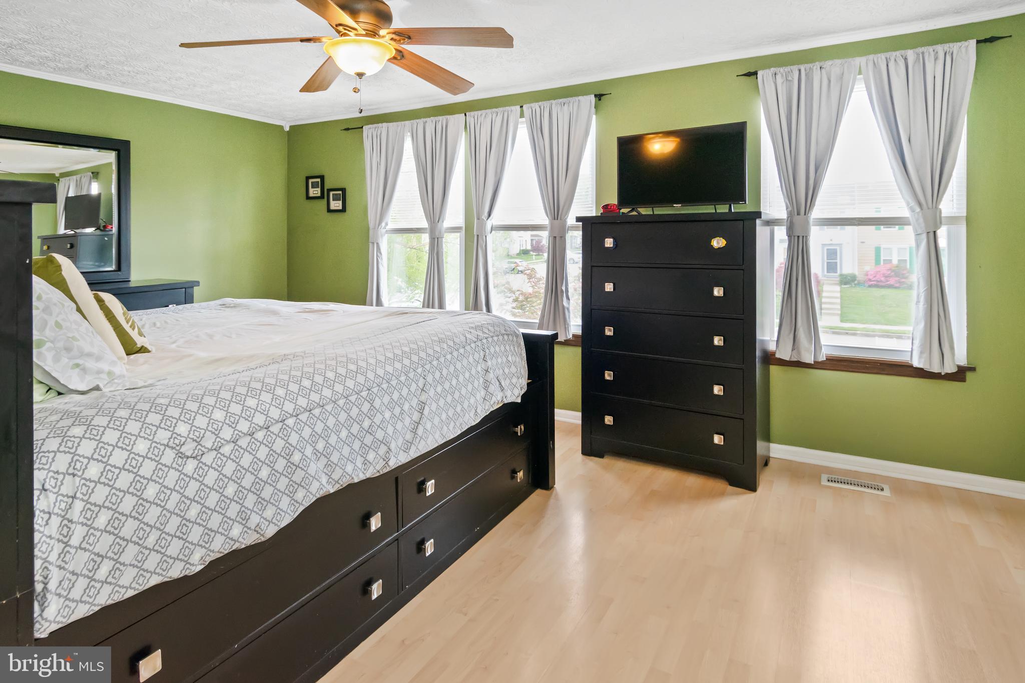 33 Hyacinth Road Baltimore, MD 21234 - Photo 13 of 35