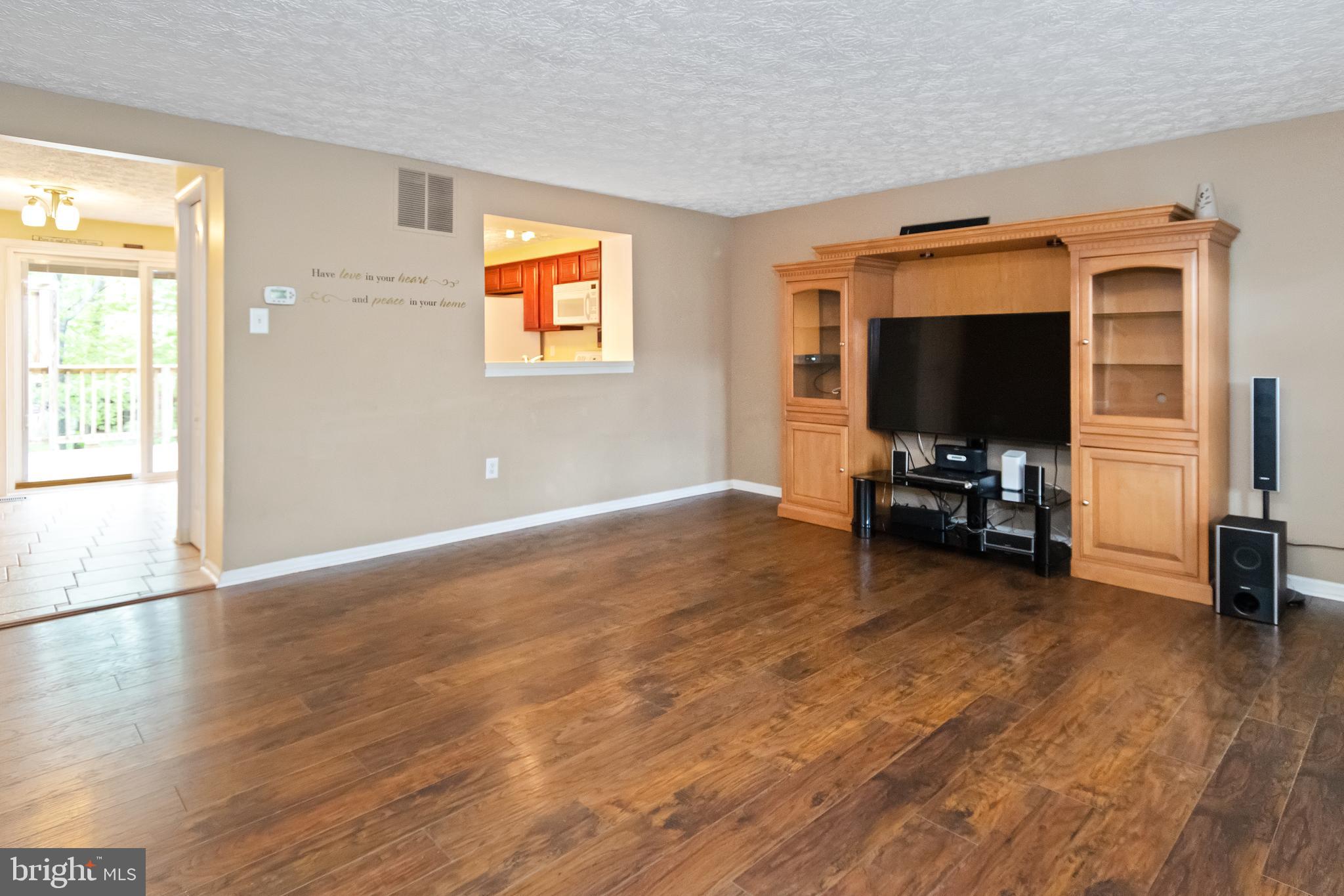 33 Hyacinth Road Baltimore, MD 21234 - Photo 7 of 35