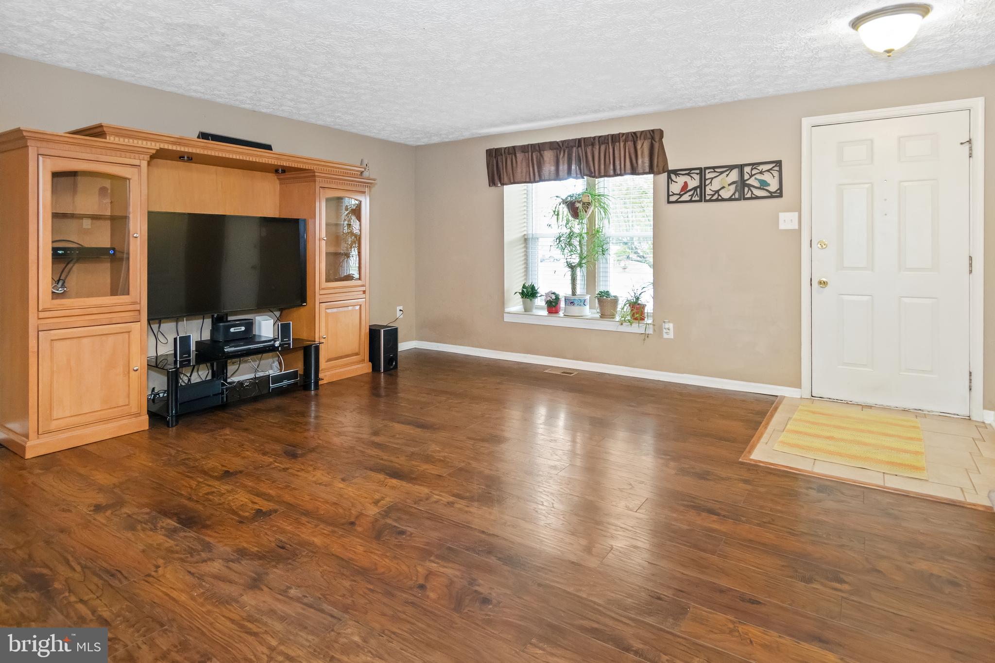 33 Hyacinth Road Baltimore, MD 21234 - Photo 8 of 35