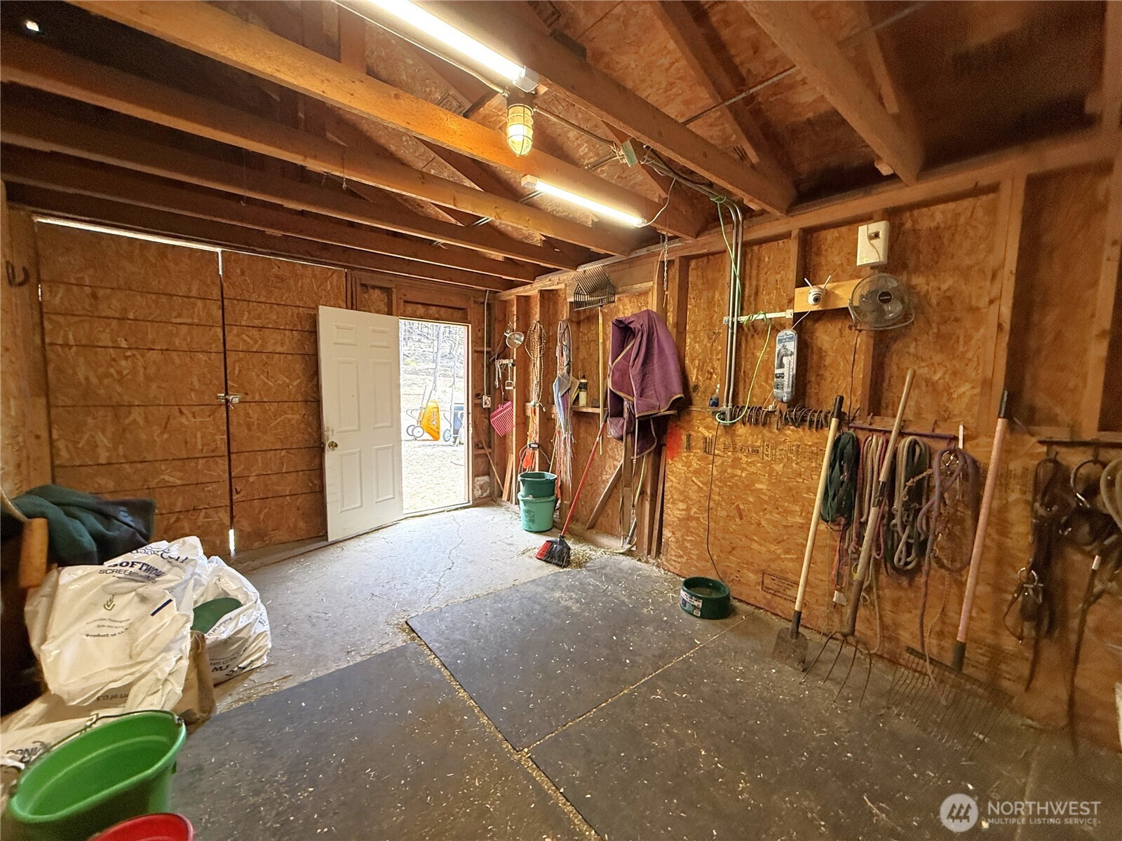 116 Cape Labelle Road Wauconda, WA 98859 - Photo 23 of 35 a view of a room with gym equipment